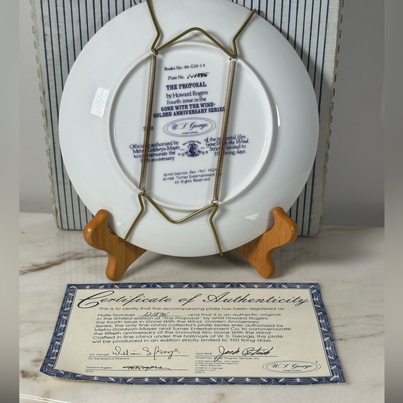 'The Proposal' Gone With The Wind Art Glass Plate No.121896 Full Set + Hanger - Picture 7 of 8